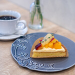 Sweets&Cafe Camellia - 季節のフルーツタルト