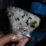 Onigiri Nitaya - カリカリ梅と広島菜(248円)