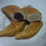 角田菓子店 - カット画像：あんこがいっぱいでしょ！！