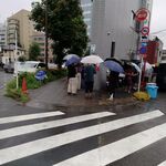 ラーメン二郎 - 台風接近なのに皆さん好きだね～(笑)