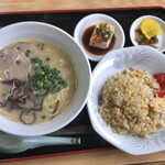 扇龍ラーメン店 - ラーメンセット　700円