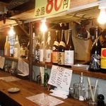 はなまる串カツ製作所 - 昔ながらのレトロな雰囲気いっぱいの店内★軽～く１杯だけでも引っかけませんか？