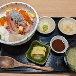 Numa Duumi Ichi - 海鮮丼 松(ご飯大盛り)
