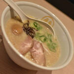 TOKYO豚骨BASE MADE by博多一風堂 - 豚骨煮玉子（８５０円）２０２２年８月