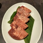 焼肉 炎座 - 厚切り牛タン1690円