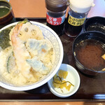 和食さと - 昼得天丼 赤だし付 660円税込天丼