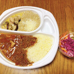 神谷カフェ - あいがけカレー、カレーとご飯は分けて欲しかった！