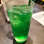 焼肉 炎座 - 飲み物のメロンソーダ