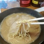 美與志堂 - 豚骨醤油ラーメン