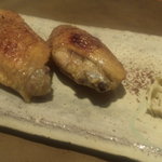 じどりや 穏座 - ・メス鶏の手羽先焼き
      