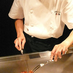Teppan Dainingu Houki - 神戸ビーフをシェフが眼前の鉄板で仕上げる一品をご賞味下さい。