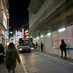 ウッドベリーズ - 公園口を出た後は、細い道を通る路線バスに轢かれないように気をつけながら進み