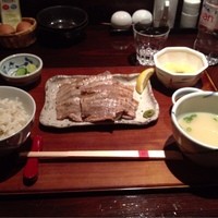 赤坂うまや - もち豚炭火焼とろろ定食