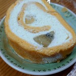 お菓子工房 ゆきばな - 料理写真:フルーツロール(税抜390円)