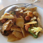 東華菜館 - 鶏肉と白菜の餡かけ炒め