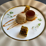 茨城レストラン フェリチタ - とうもろこしのプリン　すぐ近所の本田農園の未来が使われています　未来ながら甘すぎないお味　焼きもろこしも醤油味　醤油のジェラートはしっかり醤油味　美味しい