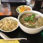 ヨコハマ アジアンダイニング&バー - 