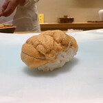 鮨 なんば 日比谷 - 赤雲丹握り