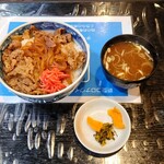 あるふぁ・がーでん - 牛丼　891円　結構な金額？（笑）