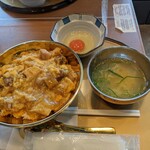 金のたまご - 湘南どりの親子丼(税込1,100円)