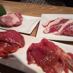 炭火焼肉 狸小路やまごや - ラム肩ロース、ラムレッグ、手切りラム。