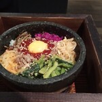 Sumibi Yakiniku Tanukikouji Yamagoya - 石焼きビビンバ。