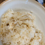 やまめ荘 - 岩魚ご飯のアップです