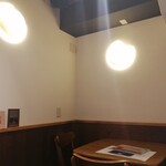 ナマラマサラ - 照明は玉ねぎとお米のモチーフなんだって