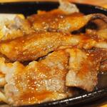 卓 - 牛カルビ焼肉その２