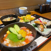 くし路 KITTE丸の内店 - 