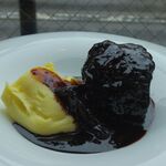 ブレッド&タパス 沢村 - 牛ホホ肉の赤ワイン煮込み