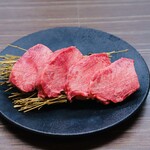 Yakiniku Annyon - 名物・厚切りタン塩