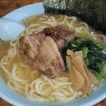 182119310 - 角煮以外は本当に家系ラーメン。でも家系じゃないんです。