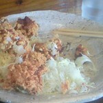 大和家 - [2013.4]特盛唐揚げ丼開始9分。若干満腹になってくる