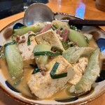 もも太郎 - ナーベラの肉味噌炒め　厚揚げとスパムも入ってます