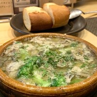 四ツ橋・新町 牡蠣と肉たらしビストロAKIRA - めっちゃうまアヒージョ