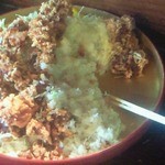 大和家 - [2013.4]メガ盛食べ始めから26分。これだけ食べても全然減った気がしない。既にペースが落ちてくる