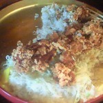 大和家 - [2013.4]メガ盛開始1時間12分。既にじっくり咀嚼して水を含ませながら食べる戦術に移行している