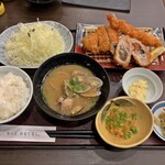 とんかつ 濵かつ - 梅しそ巻きとヒレ御膳で貝汁