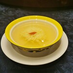 中国料理 王宮 - 菊花豆腐スープ