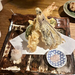 Ajiro - 海老の天ぷら付きとうもろこしのかき揚げ