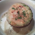 谷塚バル - アボカドとゴルゴンゾーラのオーブン焼き￥５００