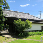 ポロシリカリー - 大きな門を中から