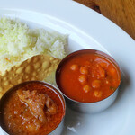 ポロシリカリー - ひよこ豆とチキンビンダルー