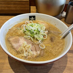 大島 - 『味噌らーめん＋煮卵』　1070円