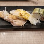 梅丘寿司の美登利総本店 - 炙り2カン@330円、大名さば@150円