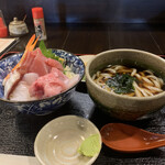 甚五郎 - 海鮮丼＋ミニうどん　¥1060(税込)