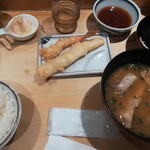天ぷら定食 まきの - まきの定食（1199円）＋あら汁220円