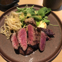 炭火焼肉 肉の匠 ひうち - お肉の他にナムルや葉物類、そしておそらくカブの炭火焼きがあります 炭火焼肉 肉の匠 ひうち - お肉の他にナムルや葉物類、そしておそらくカブの炭火焼きがあります