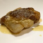 LOOP TOKYO - 豚のバラ軟骨 バルサミコ酢と醤油と砂糖とニラを煮詰めて 和辛子とカレー